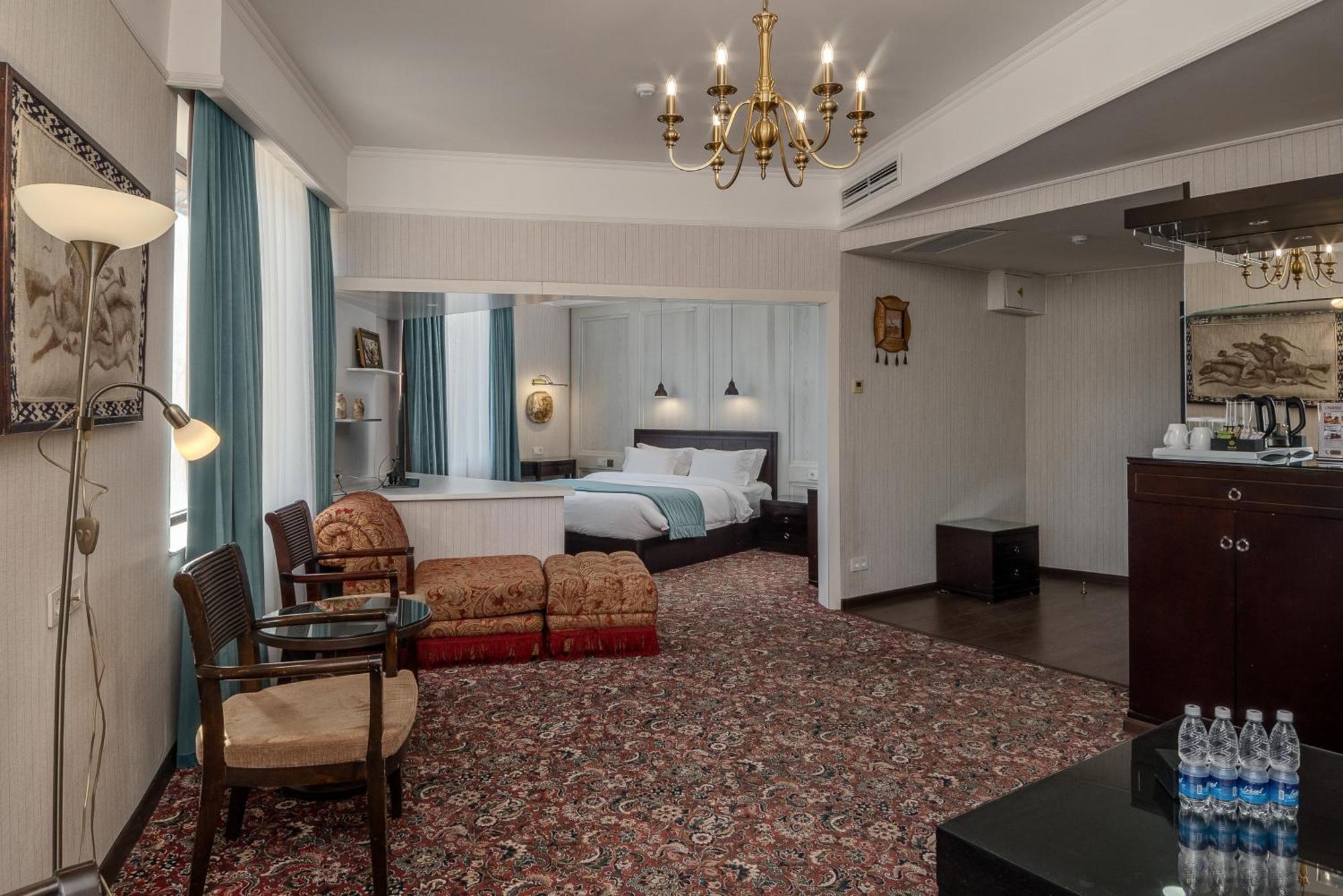 Jannat Regency Hotel Bishkek Quarto foto